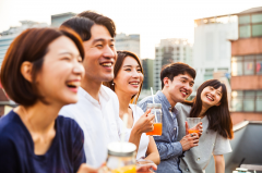 <b>毕业十年，他年薪百万，我月薪6000元</b>